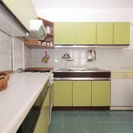 1686 Apartment *