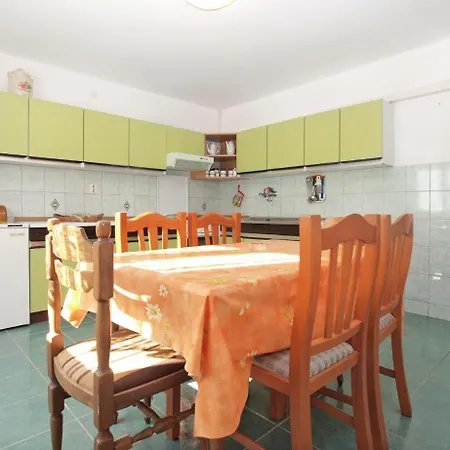 1686 Apartman